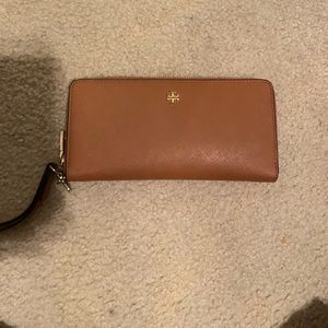Tory Burch Robinson wallet